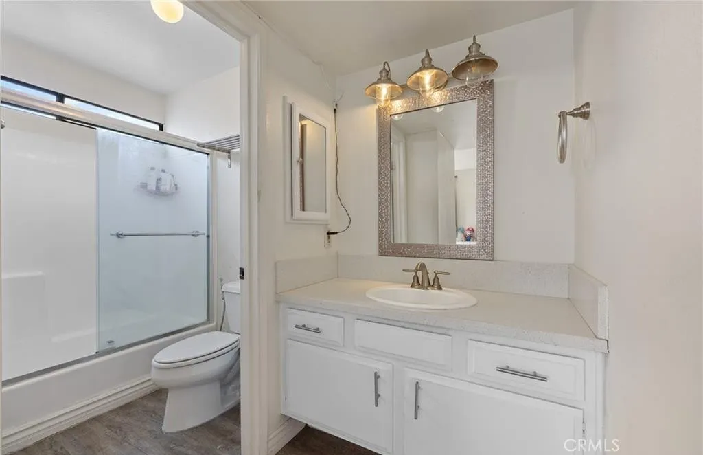 435 S Virgil Avenue 225, Los Angeles, California 90020 home-pic-18