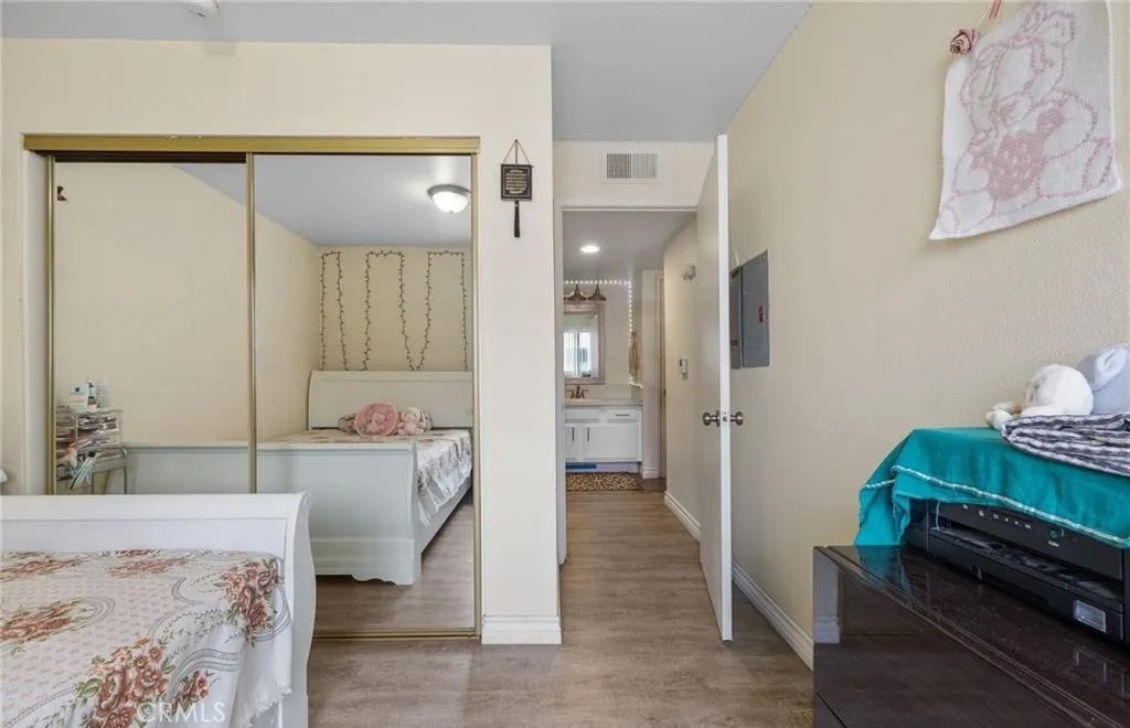 435 S Virgil Avenue 225, Los Angeles, California 90020 home-pic-16