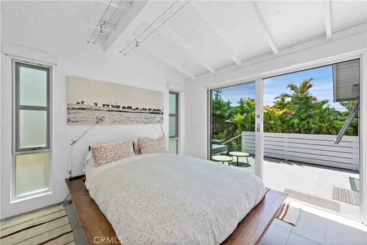 239 Fairview Street, Laguna Beach, California 92651