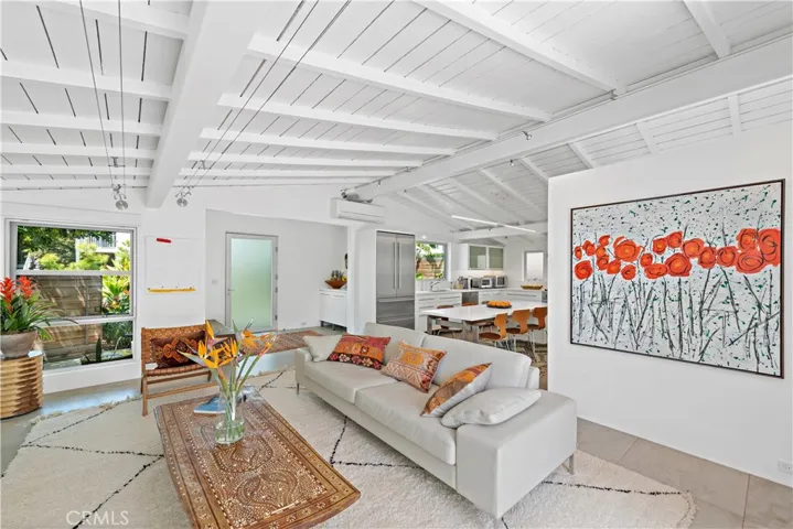 239 Fairview Street, Laguna Beach, California 92651