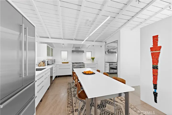 239 Fairview Street, Laguna Beach, California 92651