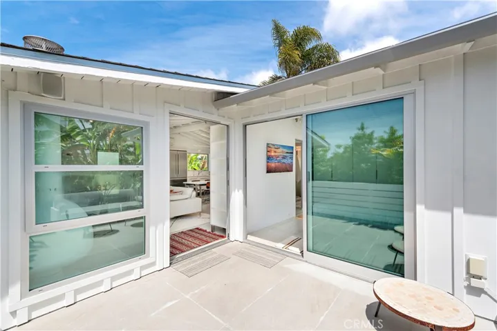 239 Fairview Street, Laguna Beach, California 92651