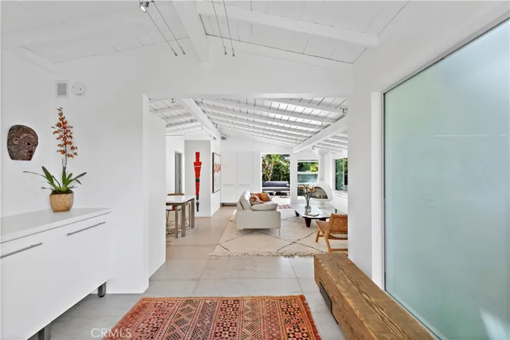 239 Fairview Street, Laguna Beach, California 92651
