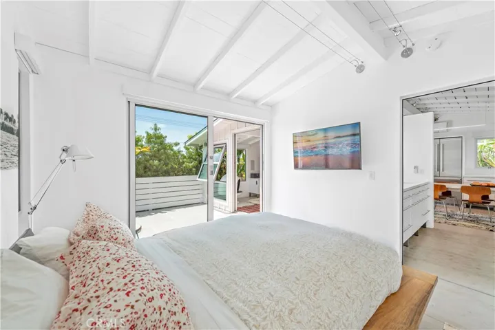 239 Fairview Street, Laguna Beach, California 92651