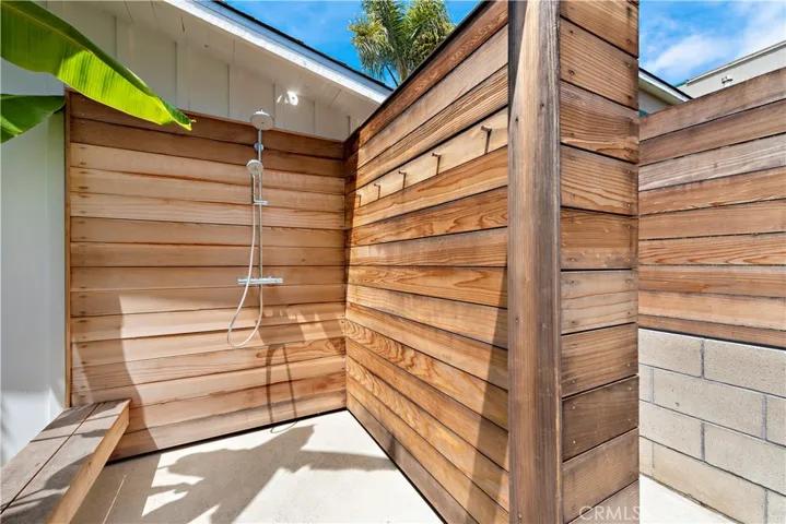 239 Fairview Street, Laguna Beach, California 92651