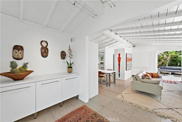239 Fairview Street, Laguna Beach, California 92651