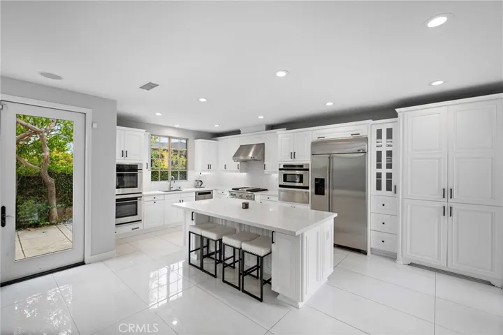 6 Julia Street, Ladera Ranch, California 92694
