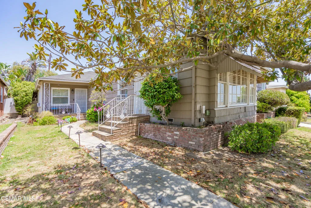 5924 Fairfax Avenue, Los Angeles, California 90056, 4 Bedrooms Bedrooms, ,2 BathroomsBathrooms,Residential Income,For Sale,Fairfax,225003176