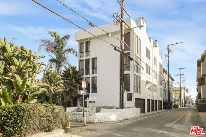 14 Mast Street 4, Marina Del Rey, California 90292