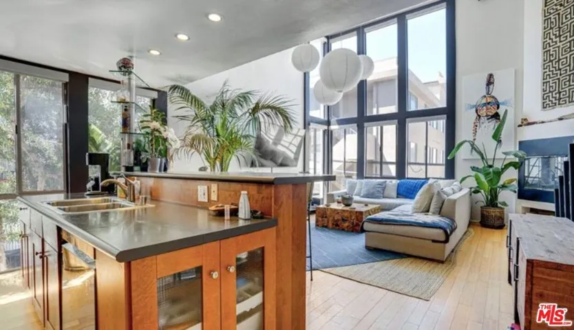 14 Mast Street 4, Marina Del Rey, California 90292