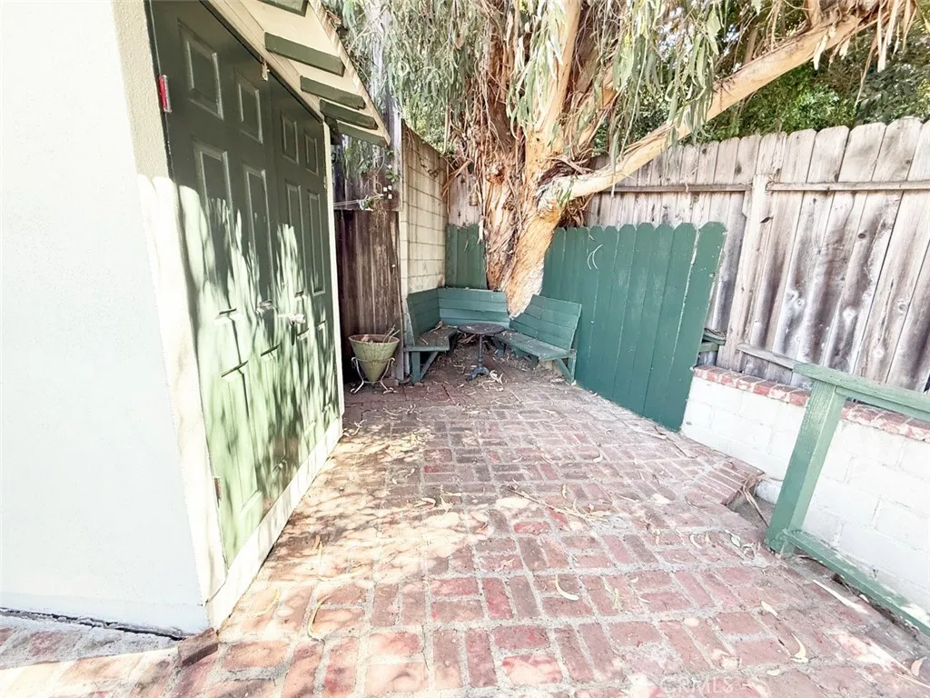 2174 Beachwood, Los Angeles, California 90068 home-pic-24