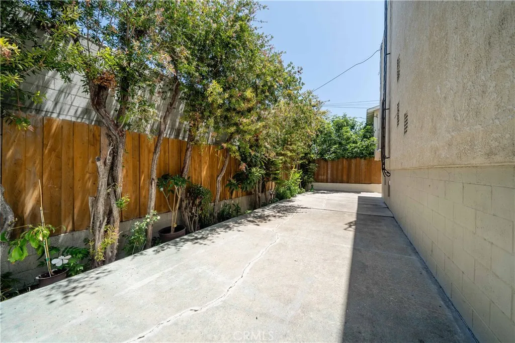14947 Dickens Street 3, Sherman Oaks, California 91403 home-pic-21
