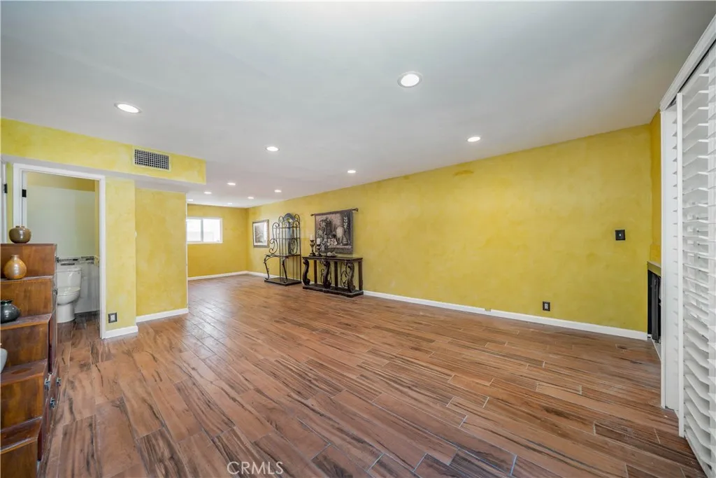 14947 Dickens Street 3, Sherman Oaks, California 91403 home-pic-1