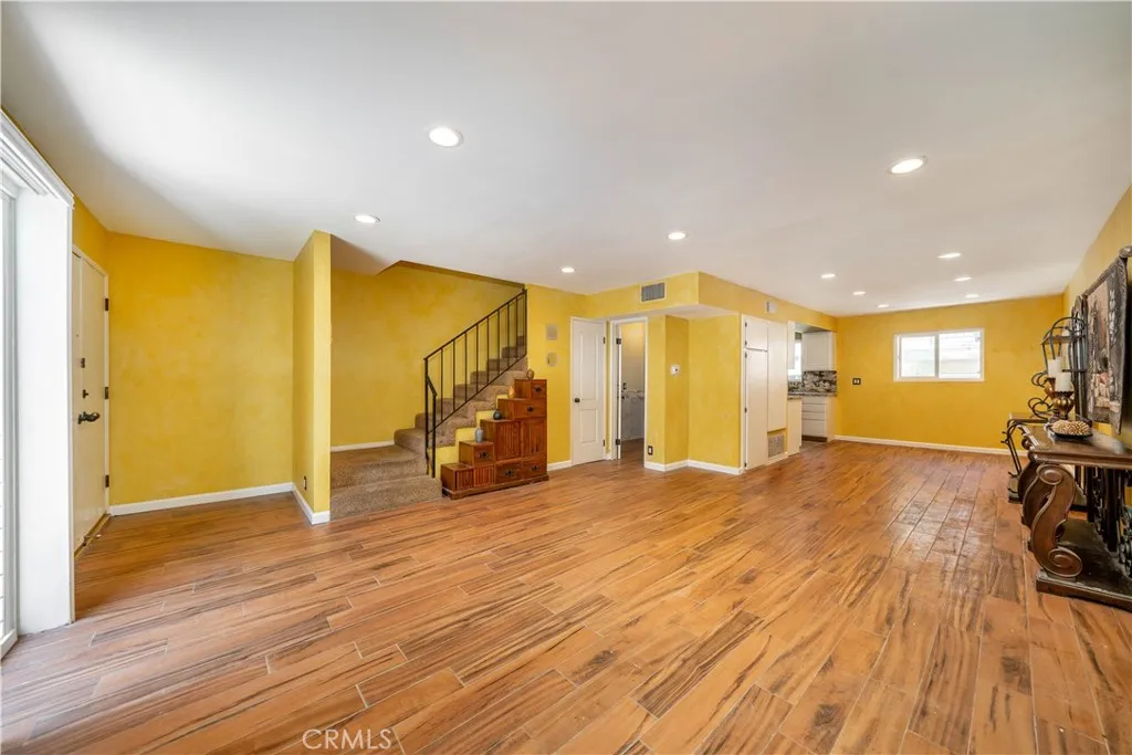 14947 Dickens Street 3, Sherman Oaks, California 91403 home-pic-2