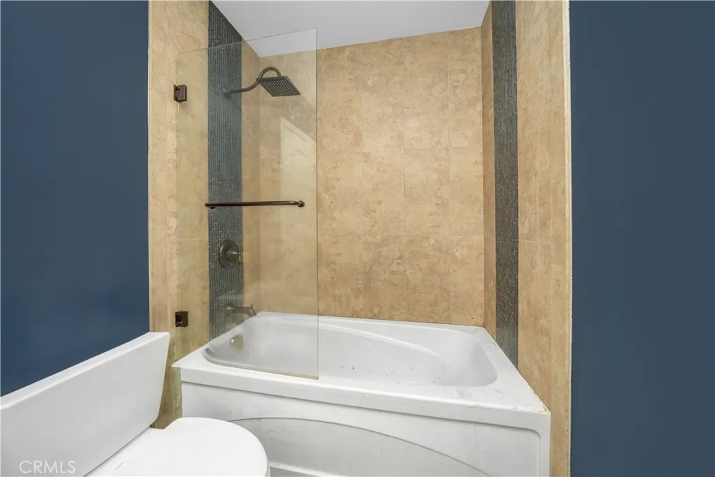 14947 Dickens Street 3, Sherman Oaks, California 91403 home-pic-13
