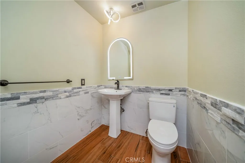 14947 Dickens Street 3, Sherman Oaks, California 91403 home-pic-6
