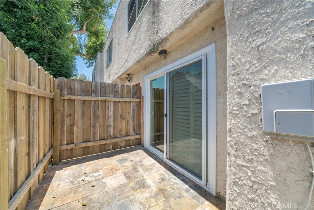 14947 Dickens Street 3, Sherman Oaks, California 91403 home-pic-17