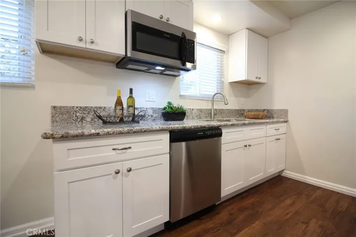 Unit B Kitchen