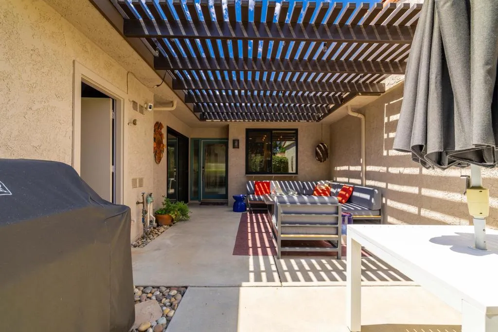 1971 Paseo Raqueta, Palm Springs, California 92262 home-pic-1