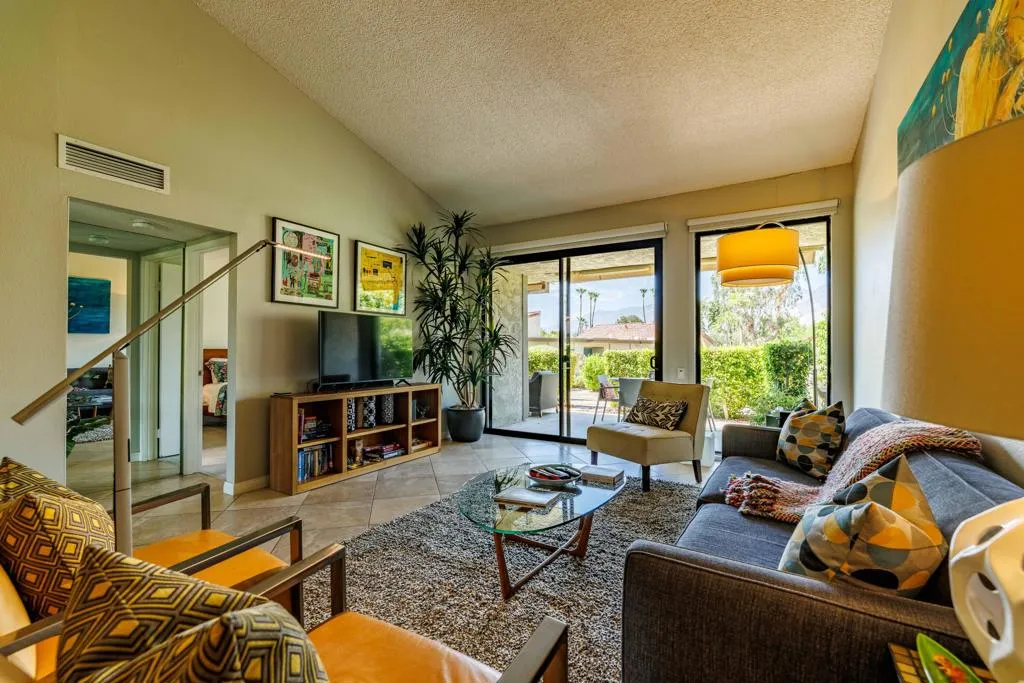 1971 Paseo Raqueta, Palm Springs, California 92262 home-pic-3