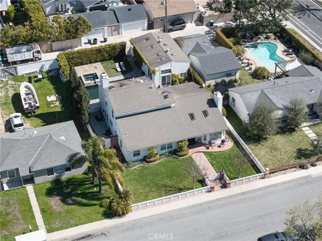 492 Magnolia Street, Costa Mesa, California 92627