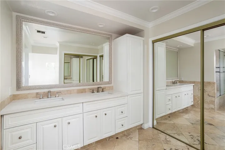 492 Magnolia Street, Costa Mesa, California 92627