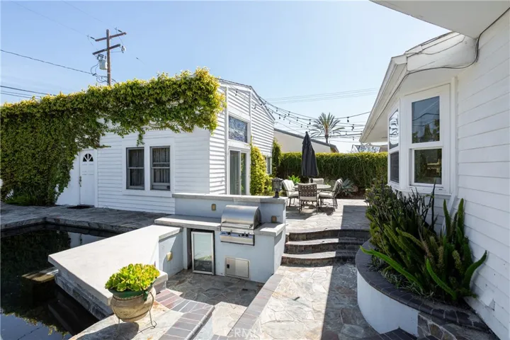 492 Magnolia Street, Costa Mesa, California 92627