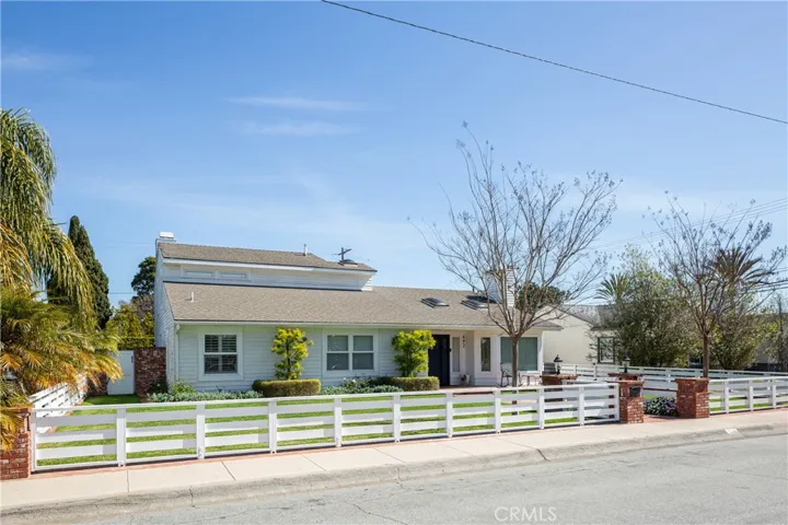 492 Magnolia Street, Costa Mesa, California 92627