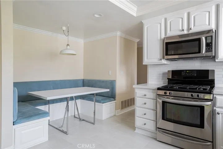 492 Magnolia Street, Costa Mesa, California 92627