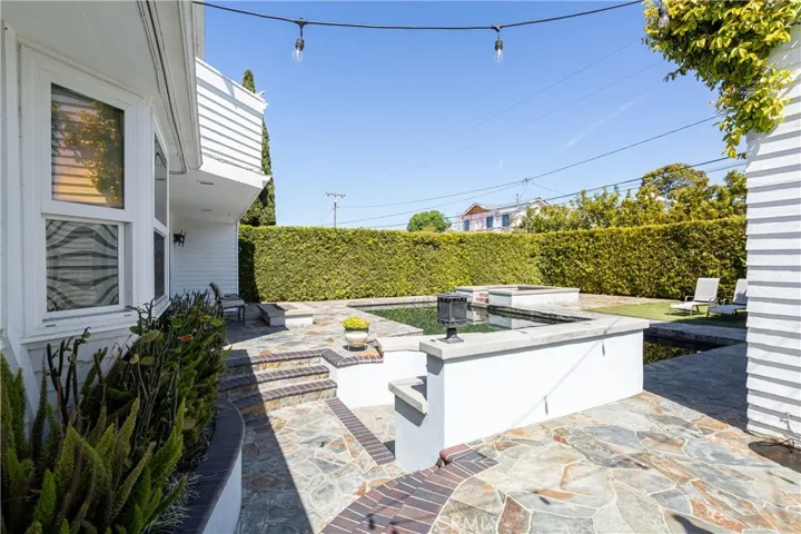 492 Magnolia Street, Costa Mesa, California 92627