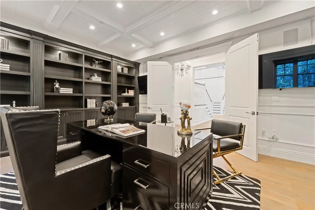 17528 Jayden Lane, Encino, California 91316 home-pic-21