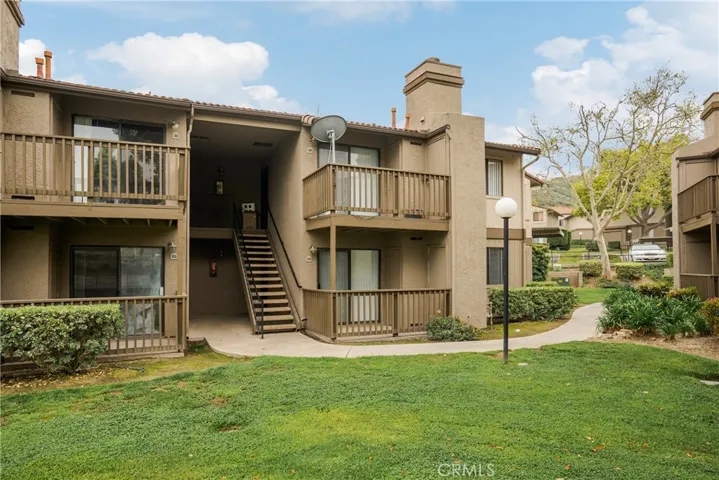Well maintained community with paths throughout.