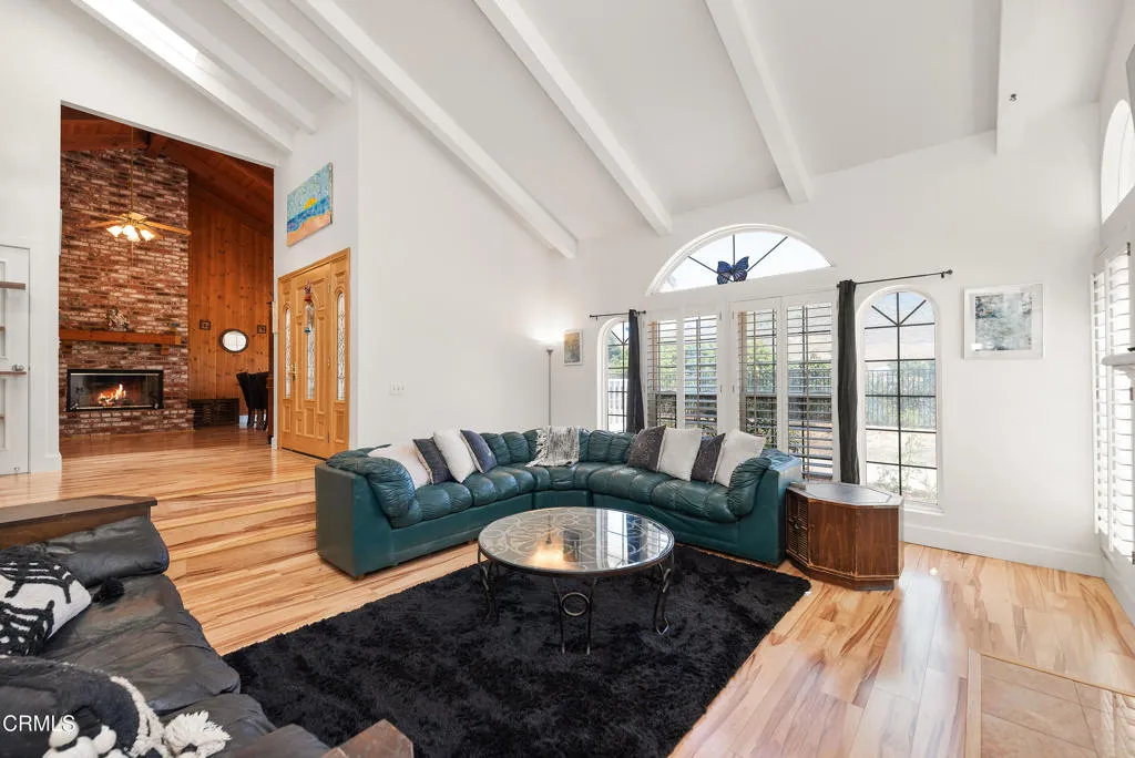 4850 N Moorpark Road, Thousand Oaks, California 91360 home-pic-5