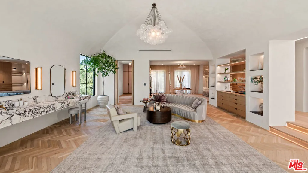 9904 Kip Drive, Beverly Hills, California 90210 home-pic-11