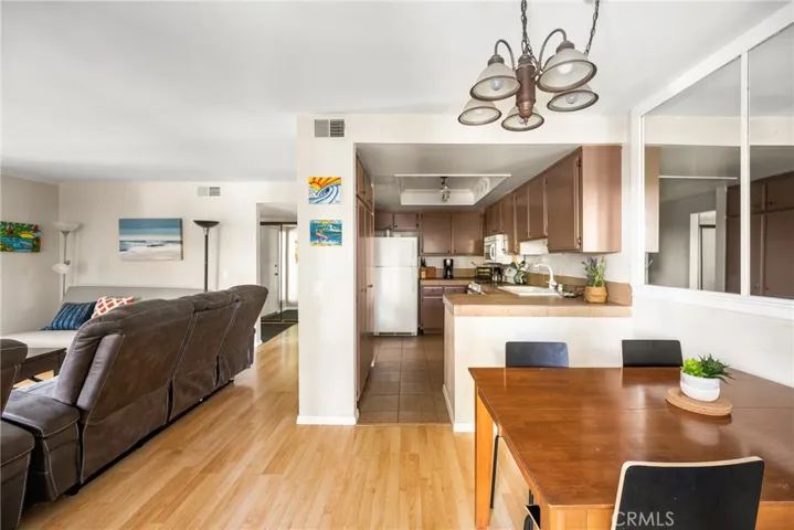 400 Brighton Springs, Costa Mesa, California 92627