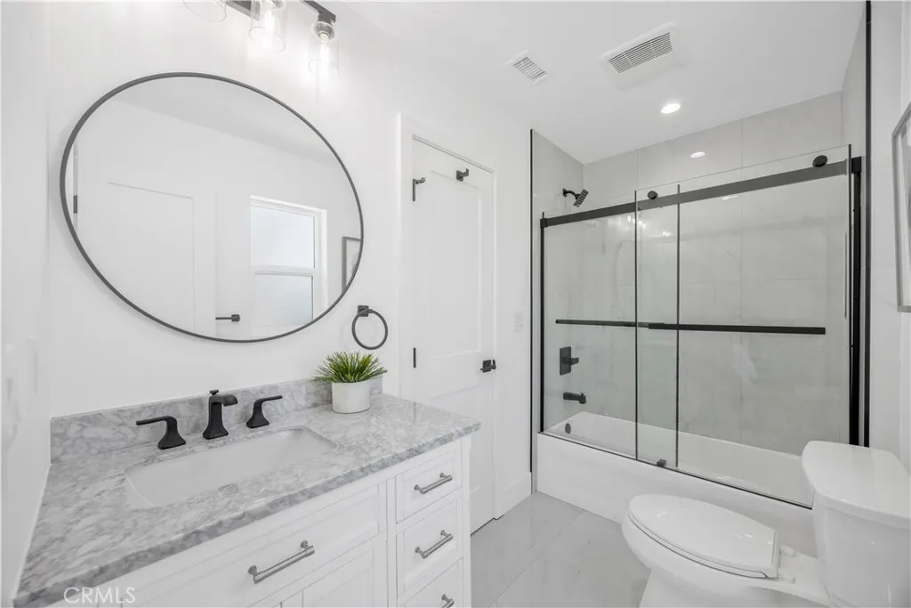 1715 W 149th Street E, Gardena, California 90247 home-pic-18