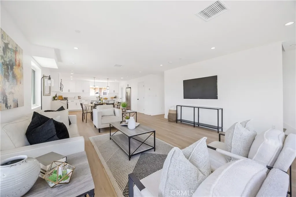 1715 W 149th Street E, Gardena, California 90247 home-pic-10