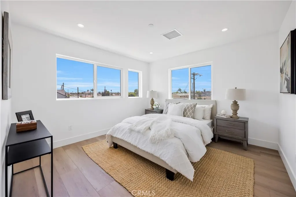 1715 W 149th Street E, Gardena, California 90247 home-pic-11
