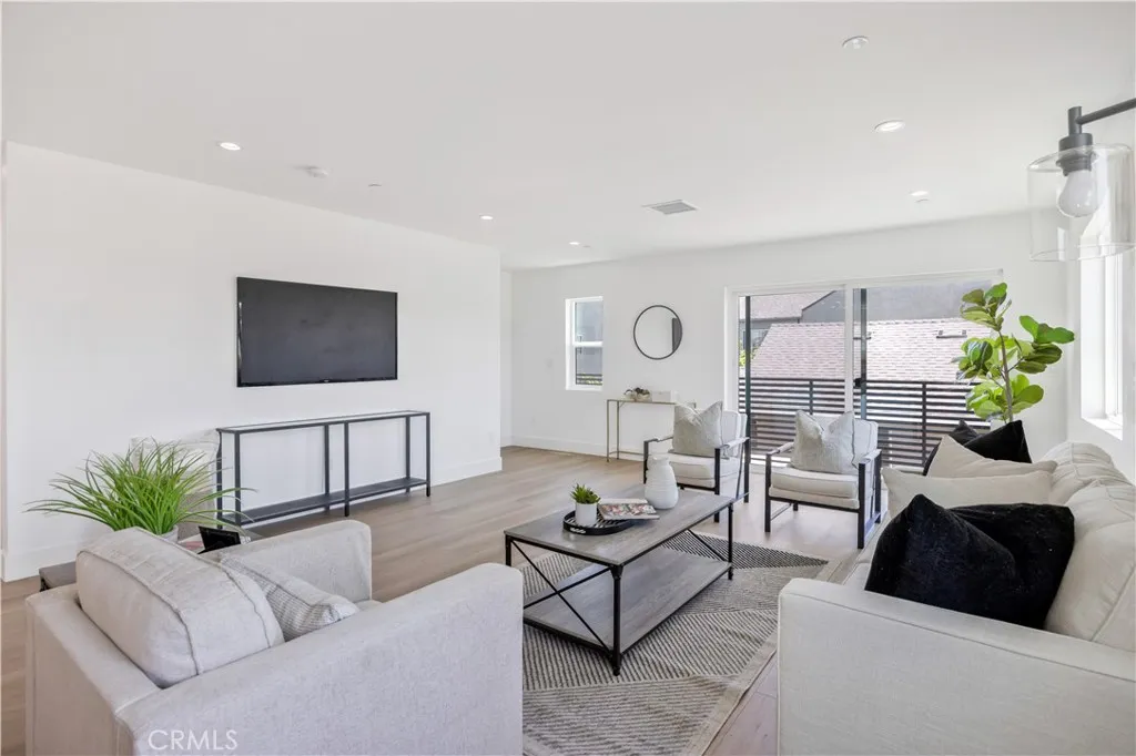 1715 W 149th Street E, Gardena, California 90247 home-pic-7