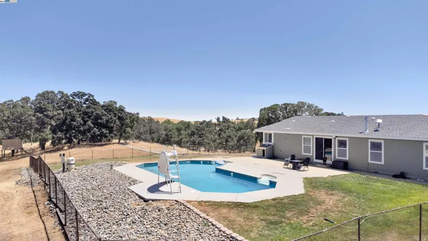 14125 Black Mountain, Red Bluff, California 96080