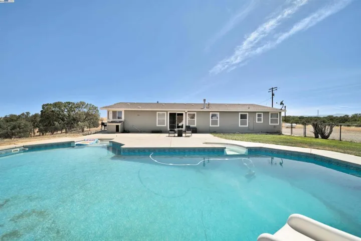 14125 Black Mountain, Red Bluff, California 96080