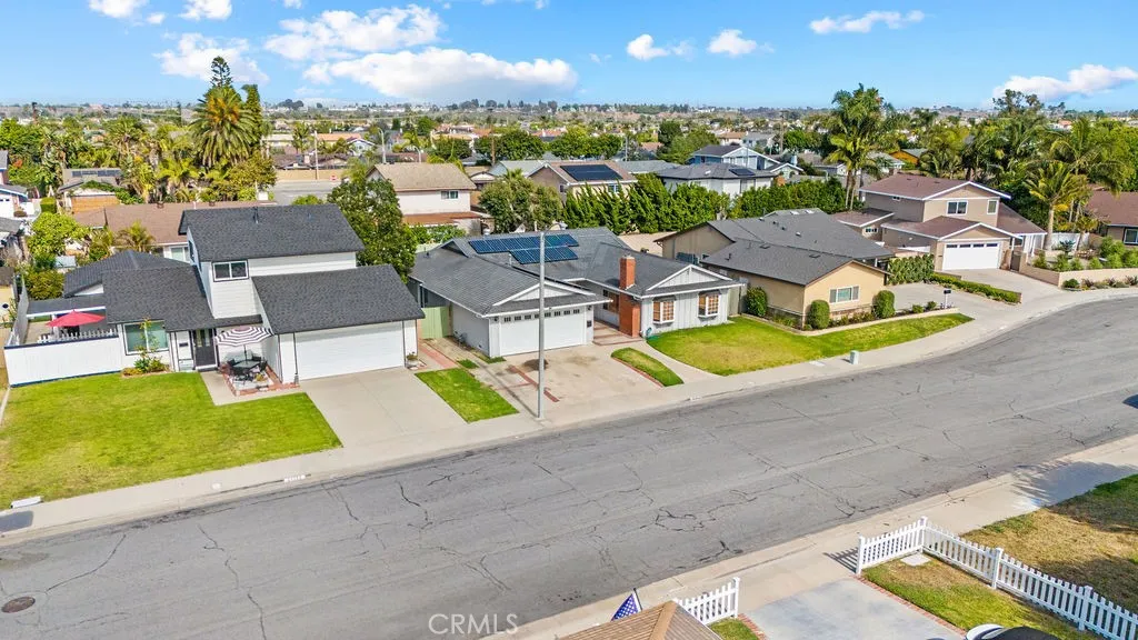 20862 Lancelot Lane, Huntington Beach, California 92646 home-pic-14