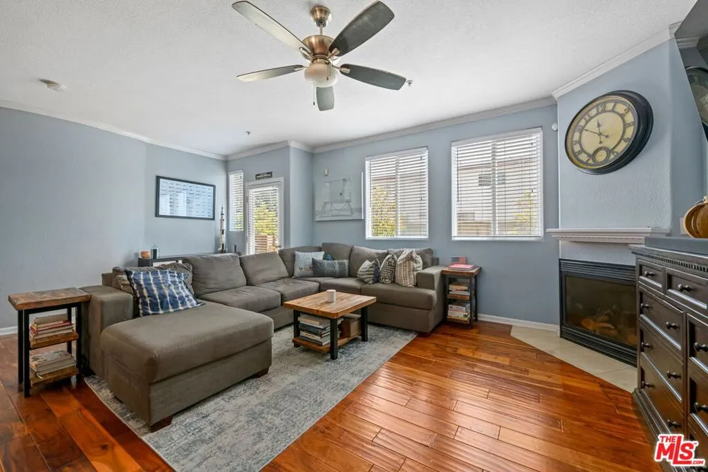 222 W Imperial Avenue 3, El Segundo, California 90245 home-pic-3