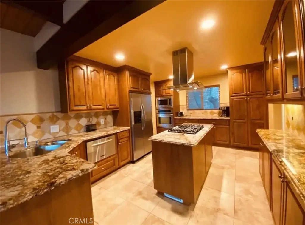 27547 Alpen Drive, Lake Arrowhead, California 92352 home-pic-8