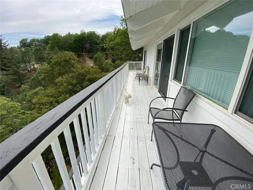 27547 Alpen Drive, Lake Arrowhead, California 92352 home-pic-18