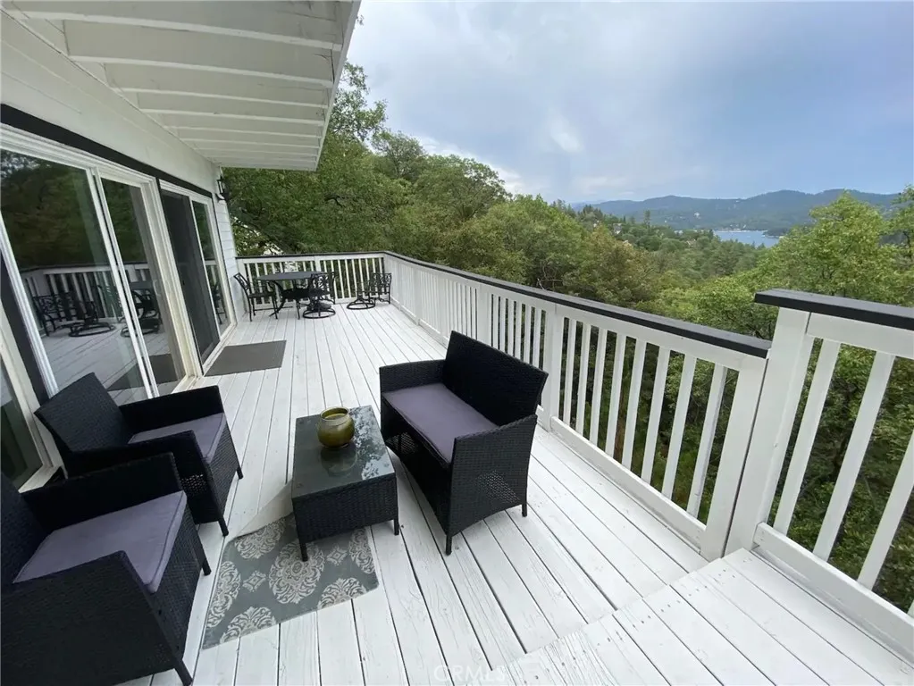 27547 Alpen Drive, Lake Arrowhead, California 92352 home-pic-5