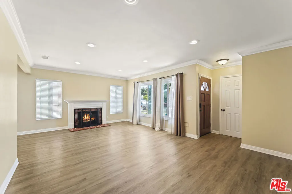 12938 Jefferson Avenue, Hawthorne, California 90250, 3 Bedrooms Bedrooms, ,2 BathroomsBathrooms,Residential Lease,For Rent,Jefferson,25556861