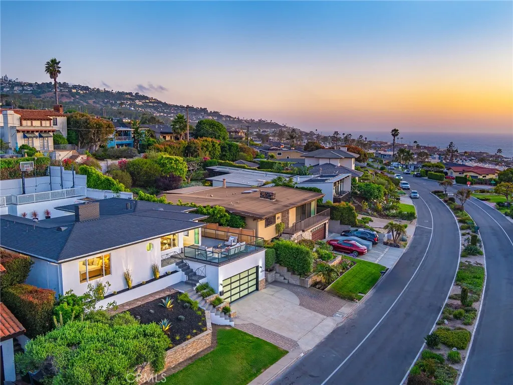 320 Calle Mayor, Redondo Beach, California 90277 home-pic-1