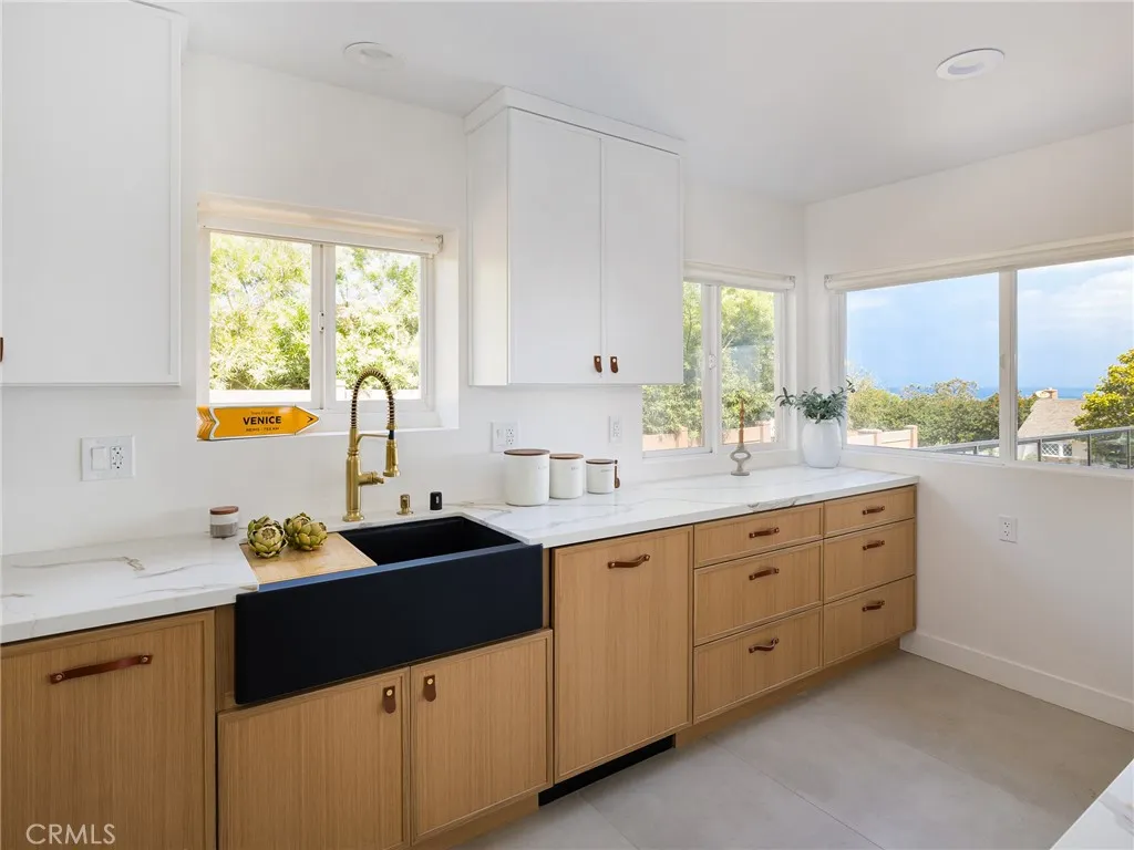 320 Calle Mayor, Redondo Beach, California 90277 home-pic-9