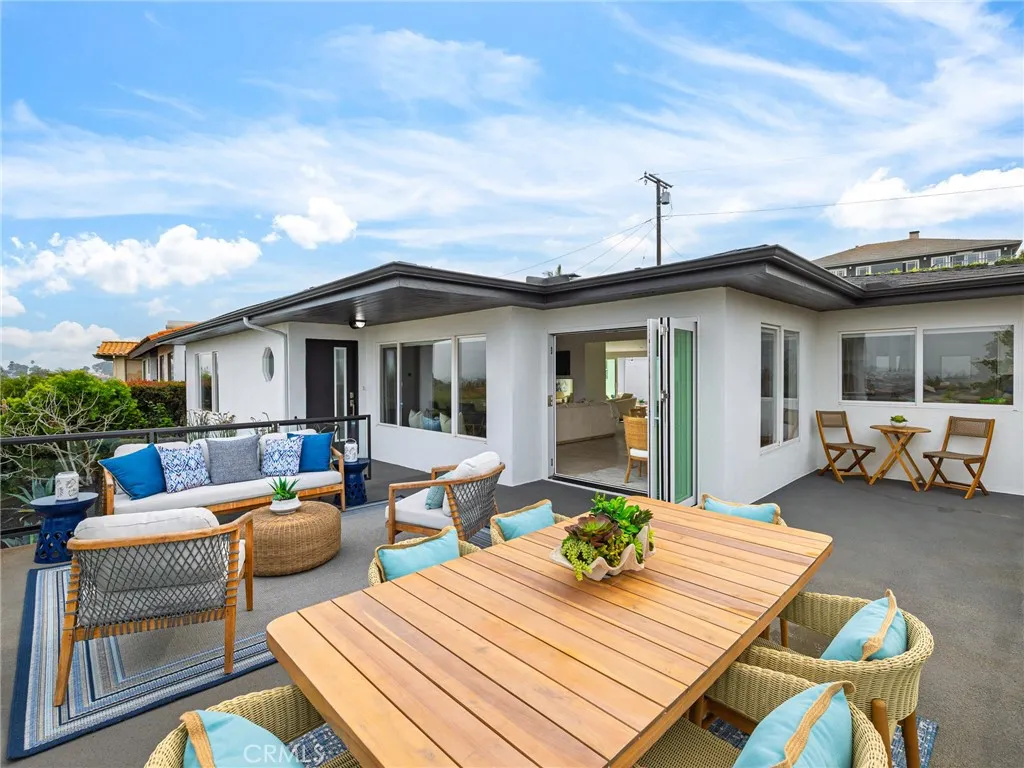 320 Calle Mayor, Redondo Beach, California 90277 home-pic-13